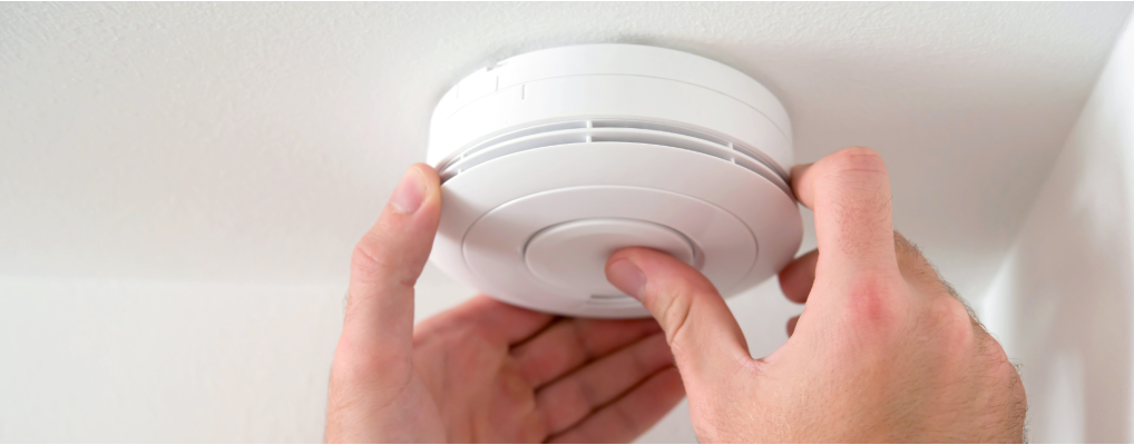How to install a smoke detector ?